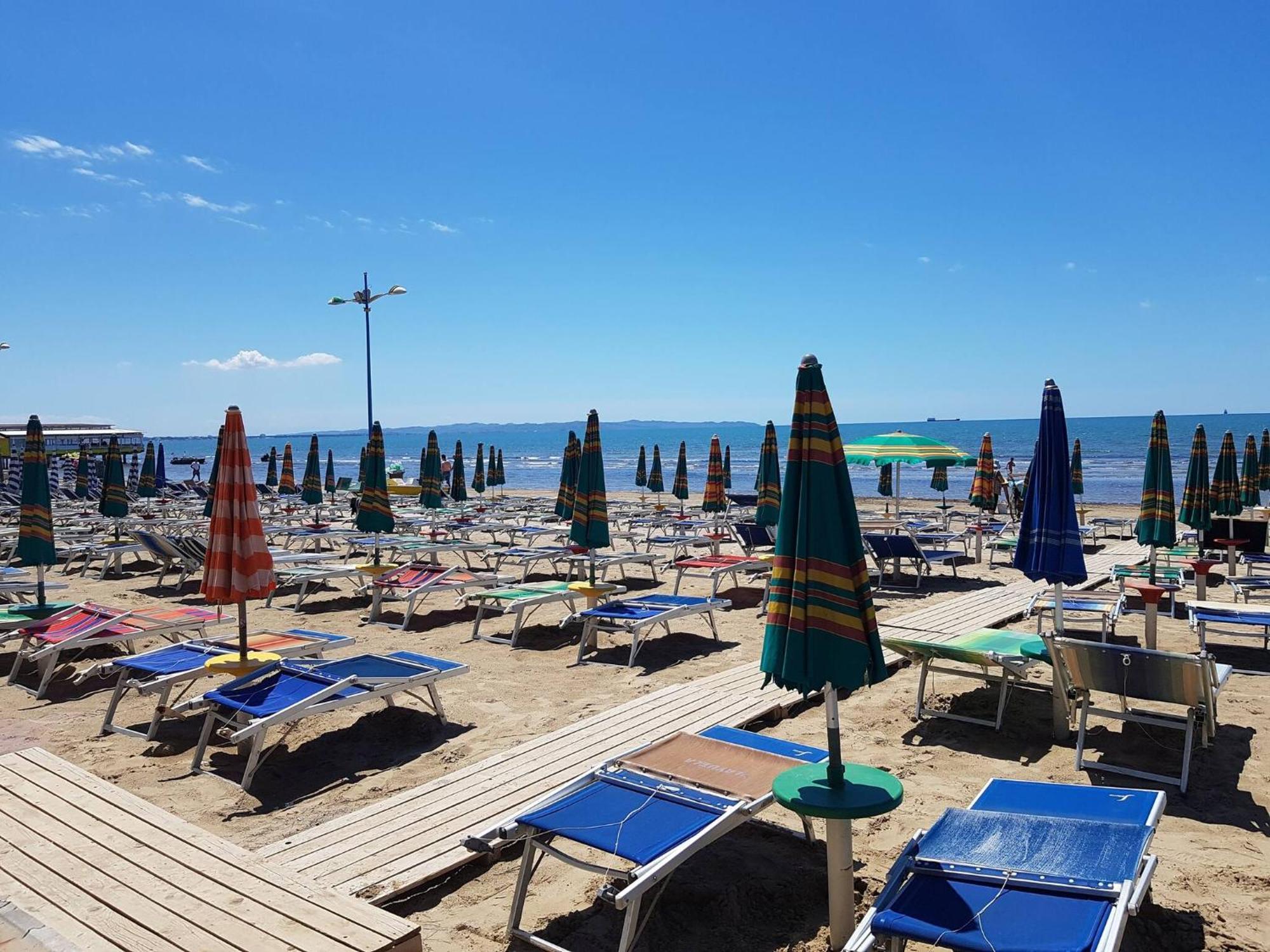 Sea View Apartments In Durres Exterior photo